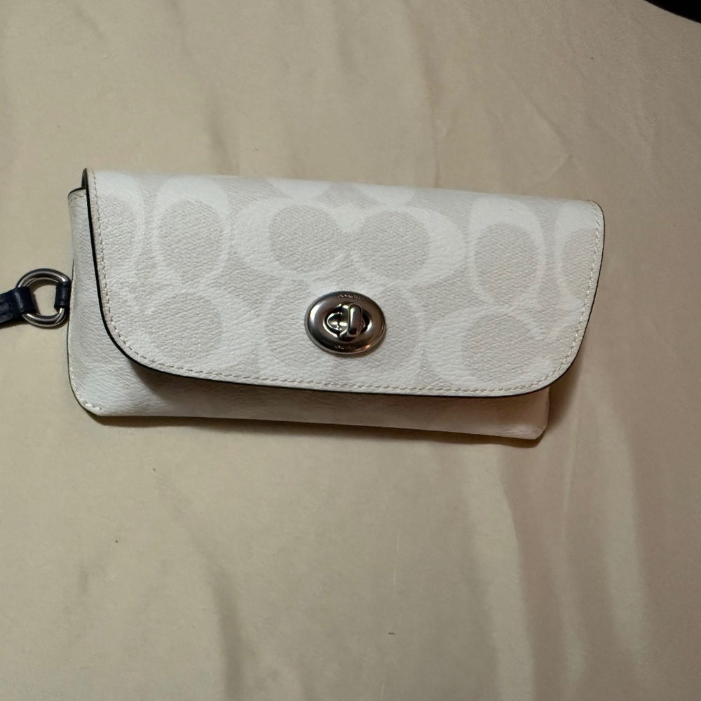 Coach sunglasses case
